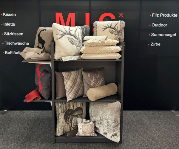 Bild 2 zu 8 Messe Impressionen Herzel Branko Love Zirbe Koenig Schotte Josef Tropea Dust Flip Platin
