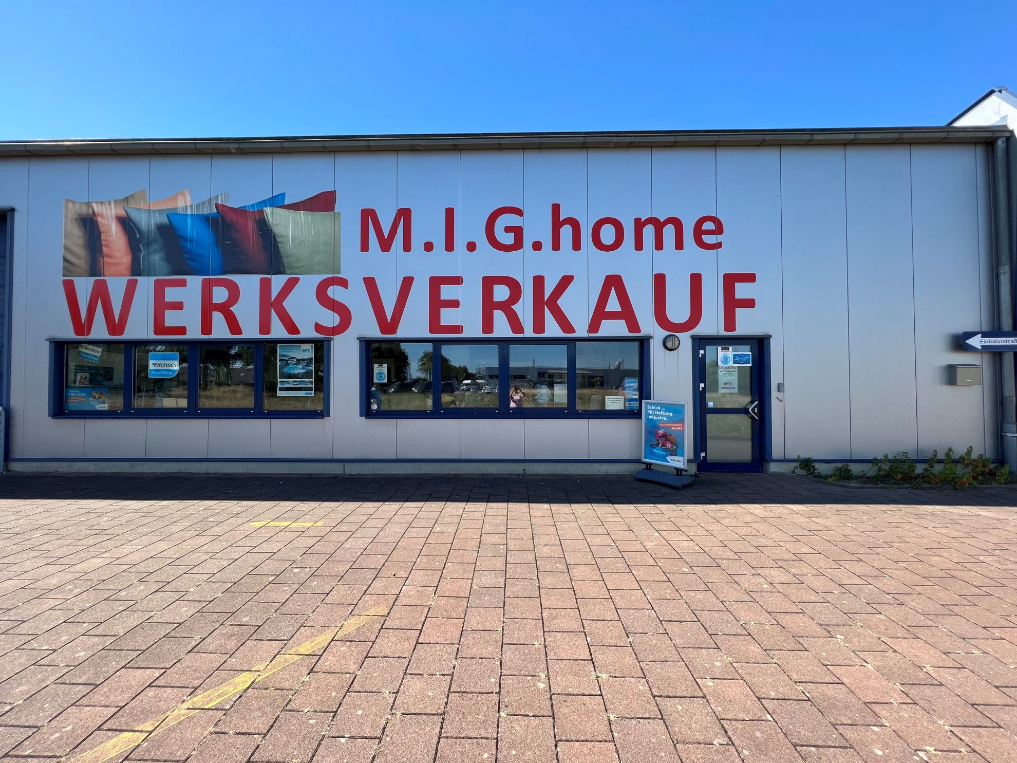 Bild 2 Werksverkauf aussen 5 Werksverkauf